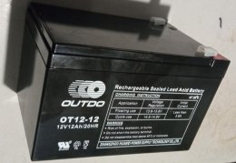 12 V