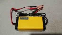 12 V